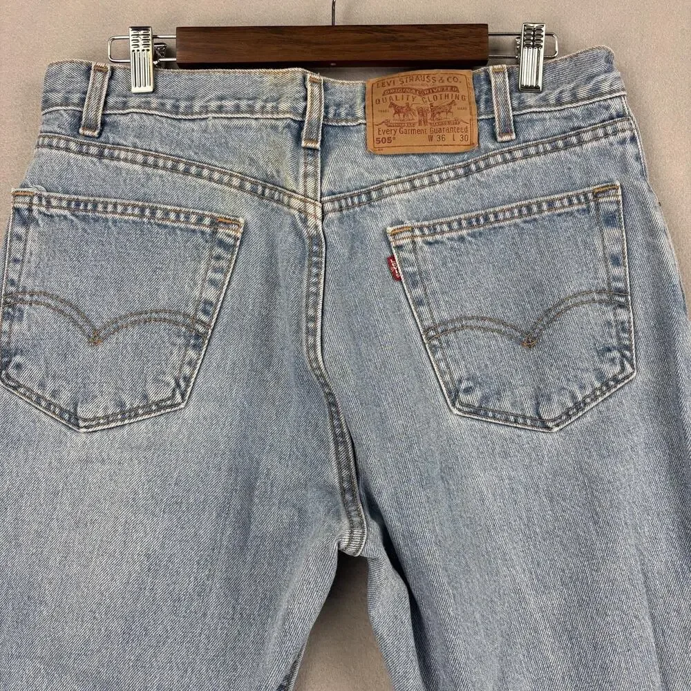 Vintage Levis 505 Jeans Mens 33x29 Light Wash Blue Denim Straight Leg USA 90s